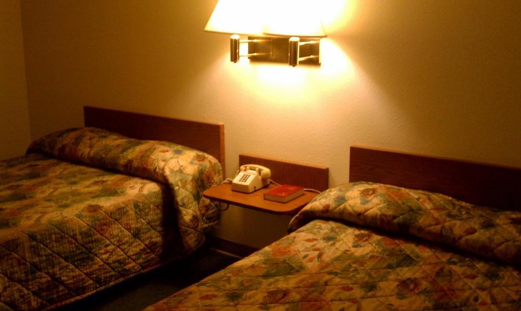 Colorado River Value Inn Bullhead City Phòng bức ảnh
